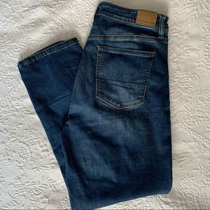 AE Slim Straight Women’s Jeans NWOT